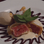 Baked Figs on Mascarpone-Cinnamon Cream with Crunchy Parfait