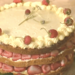 Strawberry Cake à la Dacquoise